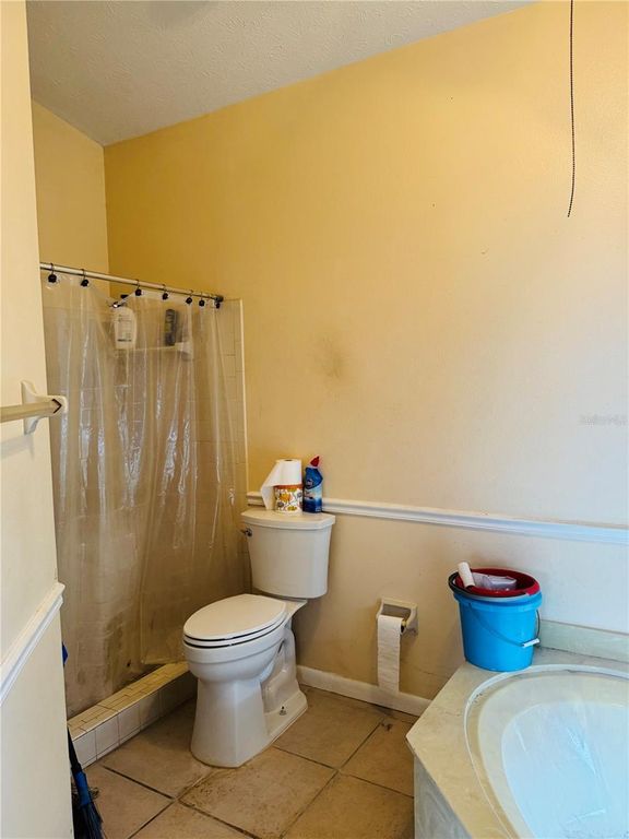 Image 7 of property listing at Address unavailable.