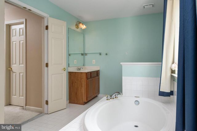 4353 S CREEK CT, Huntingtown, MD 20639