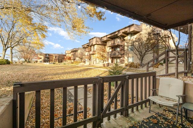 1472 Rock Run Drive 1B, Crest Hill, IL 60403