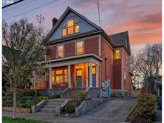 237 Ne GRAHAM St, Portland, OR 97212