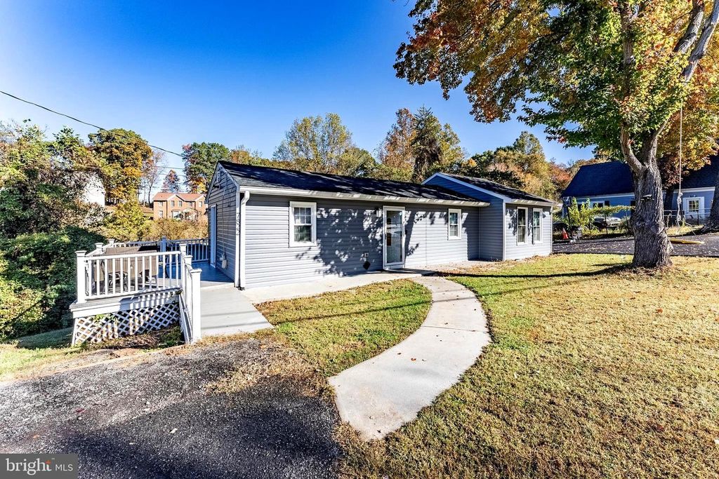 7822 OAK ST, Manassas, VA 20111