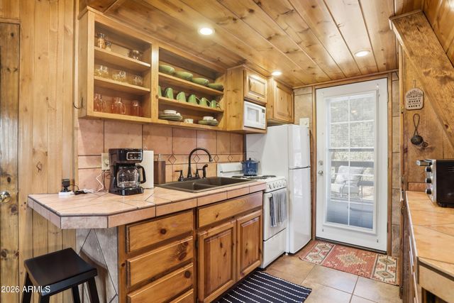 3758 N Hunt Drive, Pine, AZ 85544