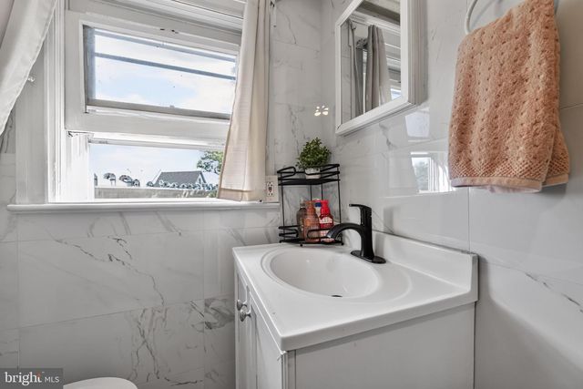 511 DELAWARE AVE, Palmyra, NJ 08065