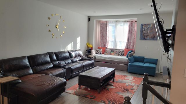 45 Nicholas Drive W C, Des Plaines, IL 60016