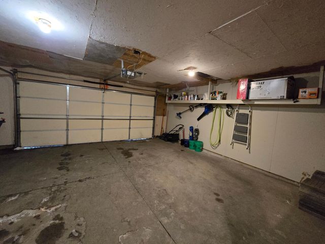 1702 41ST Avenue S, Moorhead, MN 56560