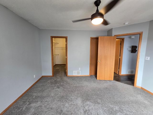 1702 41ST Avenue S, Moorhead, MN 56560