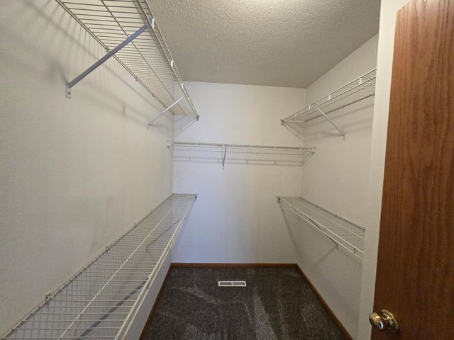 1702 41ST Avenue S, Moorhead, MN 56560