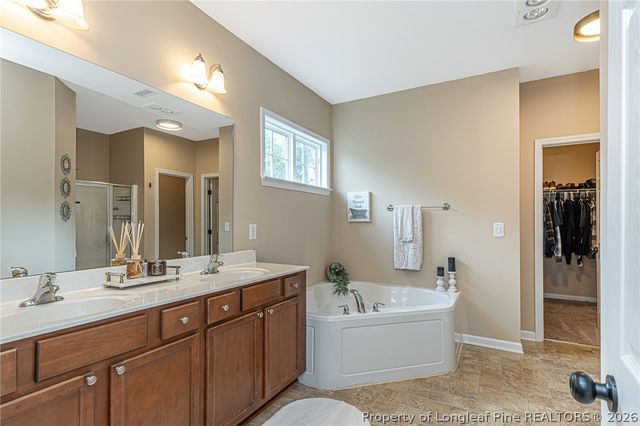 598 Heathrow Drive, Spring Lake, NC 28390