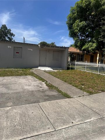 2845 NW 8th St, Fort Lauderdale, FL 33311
