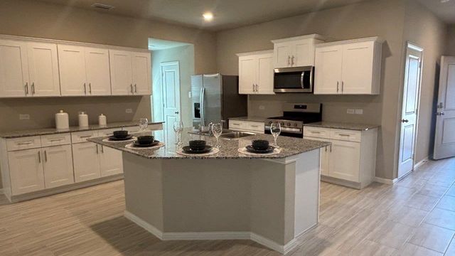 9465 MINT HILL Drive, Fort Worth, TX 76108