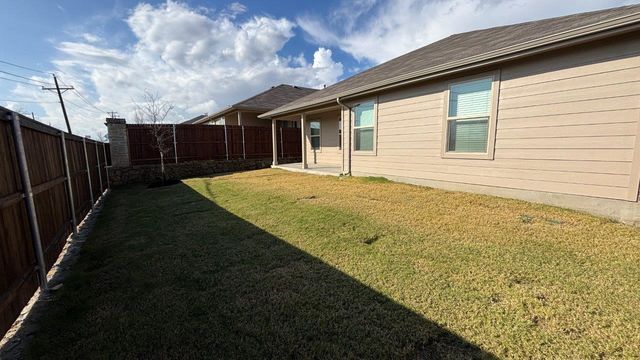 9465 MINT HILL Drive, Fort Worth, TX 76108