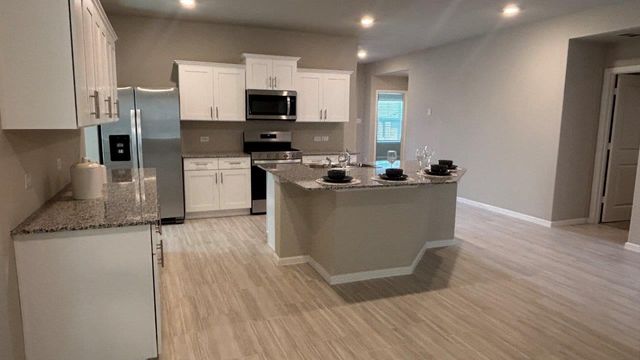 9465 MINT HILL Drive, Fort Worth, TX 76108