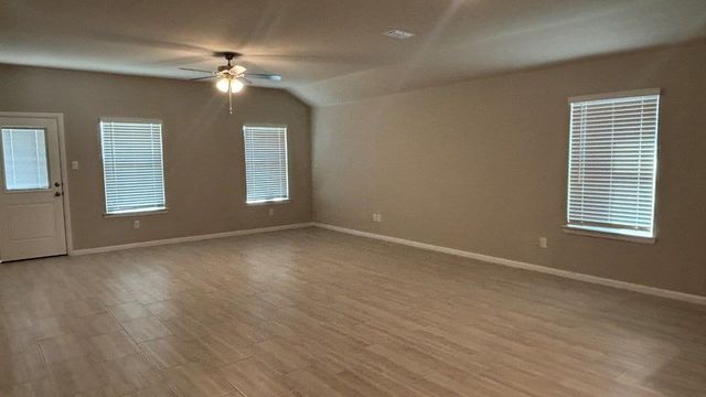 9465 MINT HILL Drive, Fort Worth, TX 76108