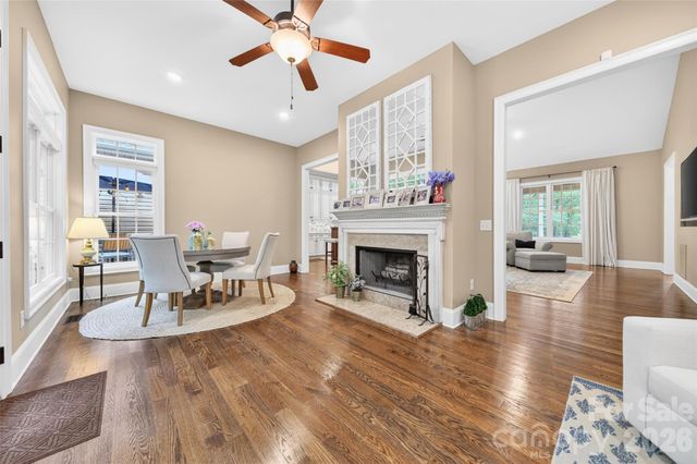 2932 Oakdale Road, Charlotte, NC 28216