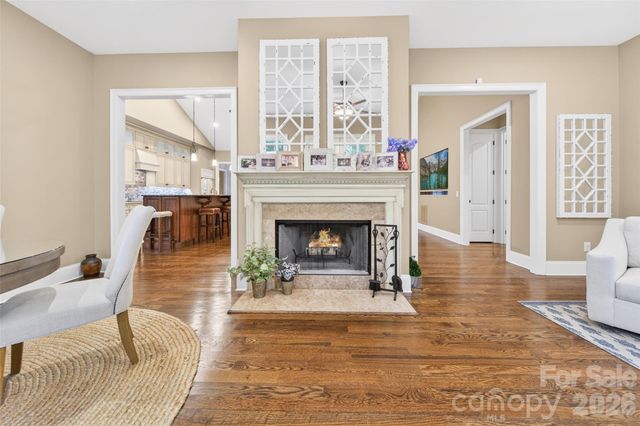 2932 Oakdale Road, Charlotte, NC 28216
