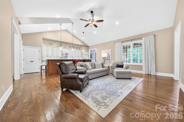 2932 Oakdale Road, Charlotte, NC 28216