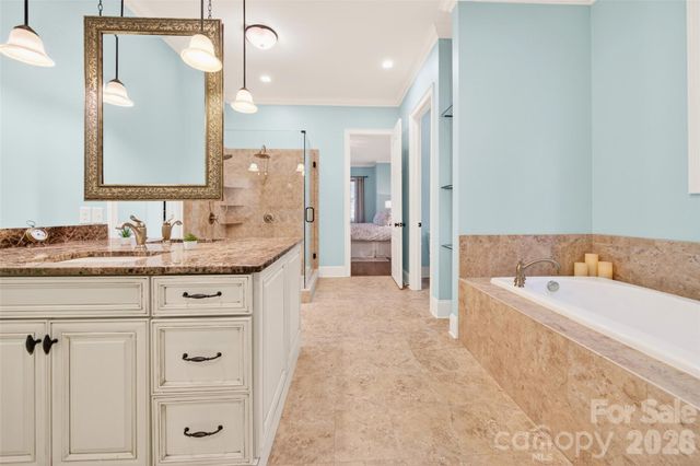 2932 Oakdale Road, Charlotte, NC 28216