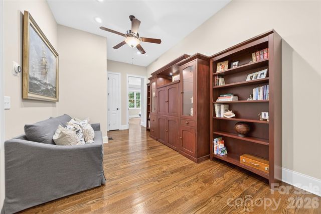 2932 Oakdale Road, Charlotte, NC 28216