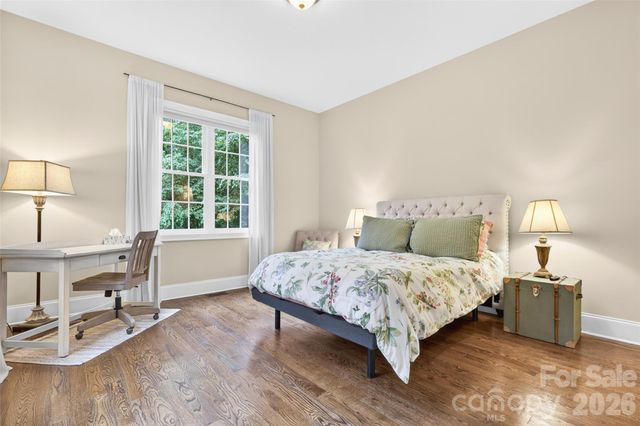 2932 Oakdale Road, Charlotte, NC 28216