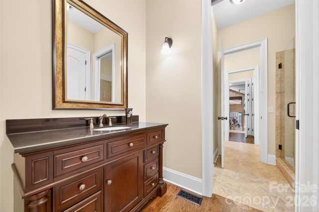 2932 Oakdale Road, Charlotte, NC 28216
