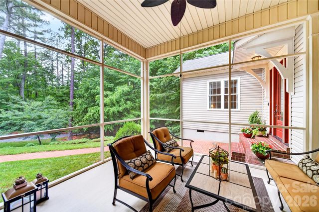 2932 Oakdale Road, Charlotte, NC 28216