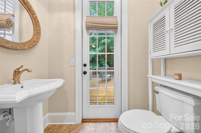 2932 Oakdale Road, Charlotte, NC 28216