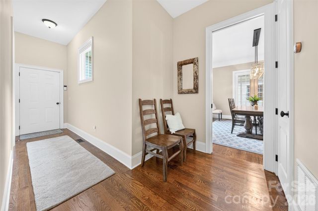 2932 Oakdale Road, Charlotte, NC 28216
