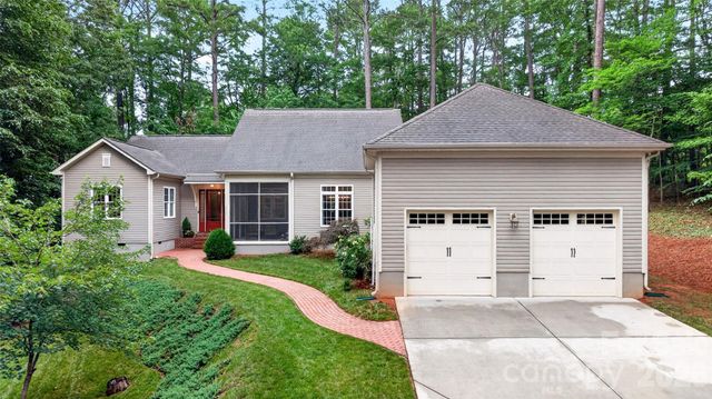 2932 Oakdale Road, Charlotte, NC 28216