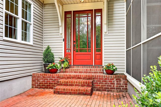 2932 Oakdale Road, Charlotte, NC 28216