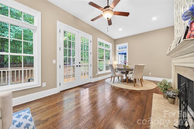 2932 Oakdale Road, Charlotte, NC 28216