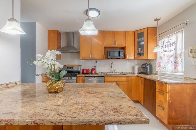 25708 147th Avenue, Rosedale, NY 11422