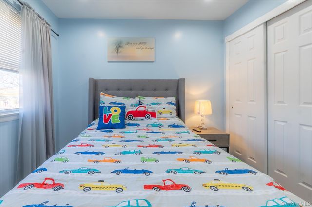 25708 147th Avenue, Rosedale, NY 11422