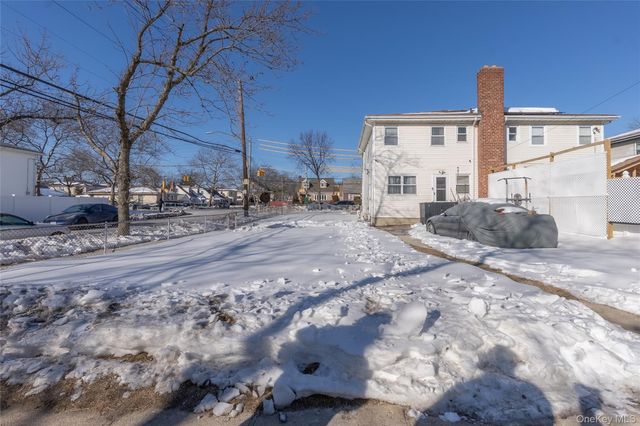 25708 147th Avenue, Rosedale, NY 11422