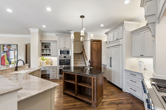 156 Stoneleigh Drive, Heath, TX 75032