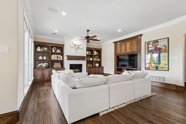 156 Stoneleigh Drive, Heath, TX 75032