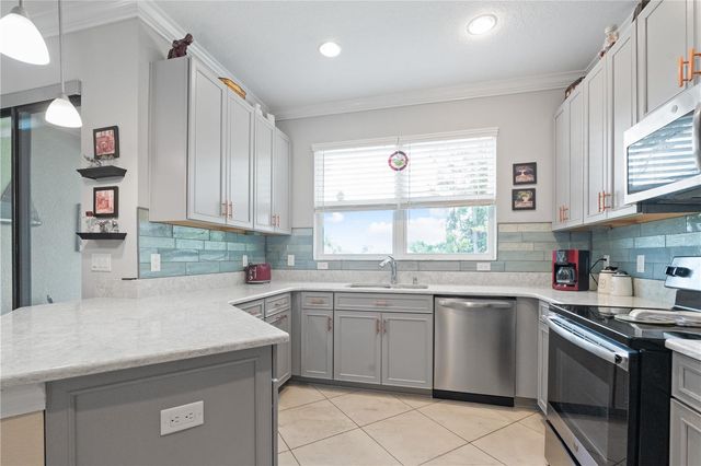 9204 FOX SPARROW ROAD, Tampa, FL 33626