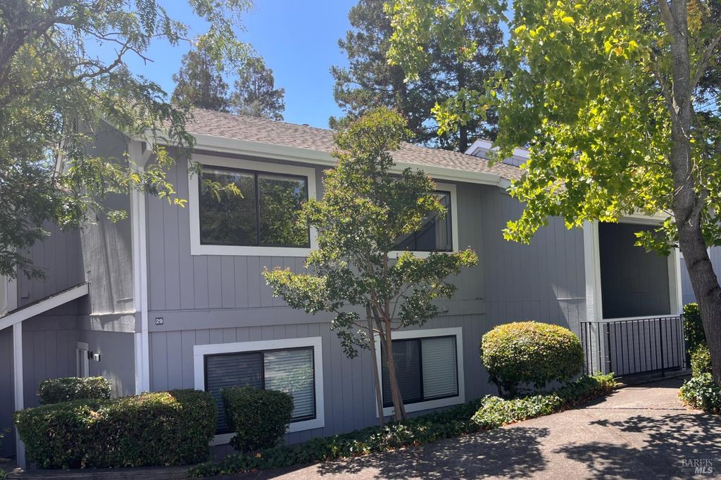31 Hector Ln, Novato, CA 94949