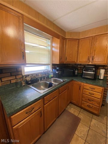 1536 E 195th Street, Euclid, OH 44117