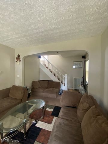 1536 E 195th Street, Euclid, OH 44117