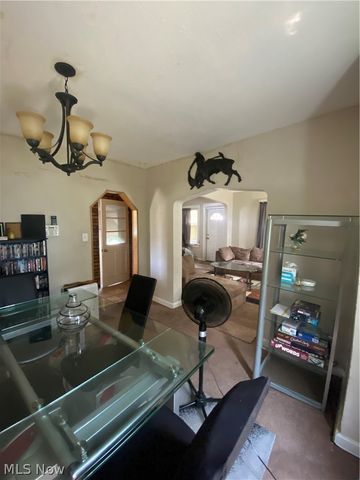 1536 E 195th Street, Euclid, OH 44117