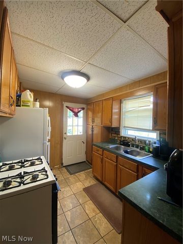 1536 E 195th Street, Euclid, OH 44117