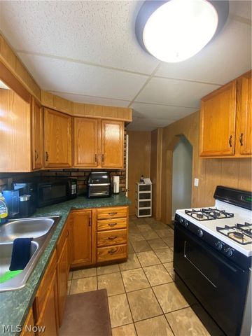 1536 E 195th Street, Euclid, OH 44117