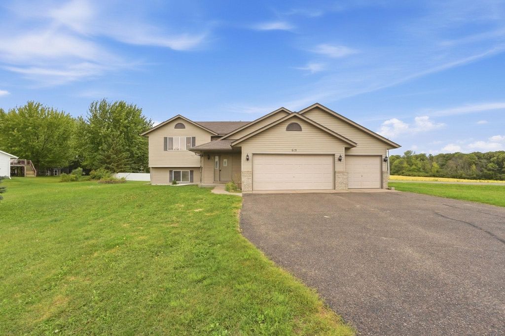 619 Nelson Lane, Center City, MN 55012 — exterior