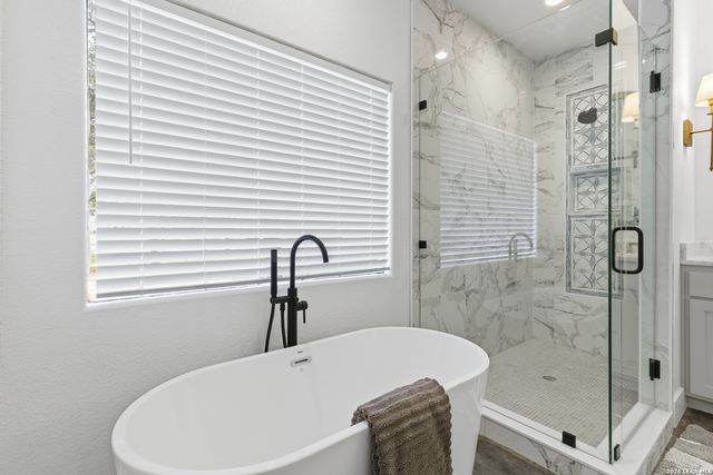 451 Legion Loop, Kingsland, TX 78639