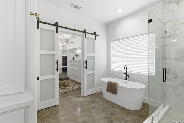 451 Legion Loop, Kingsland, TX 78639