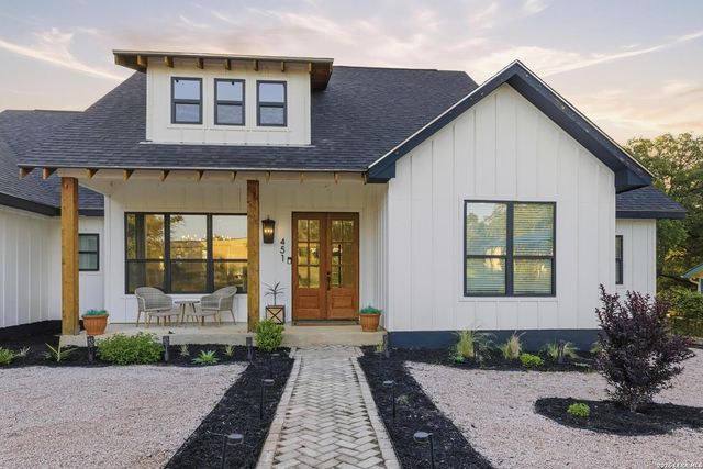 451 Legion Loop, Kingsland, TX 78639