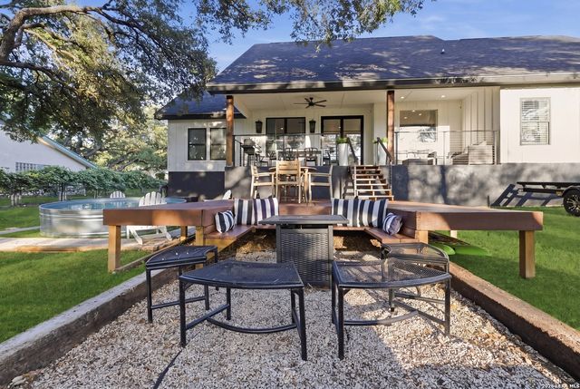 451 Legion Loop, Kingsland, TX 78639