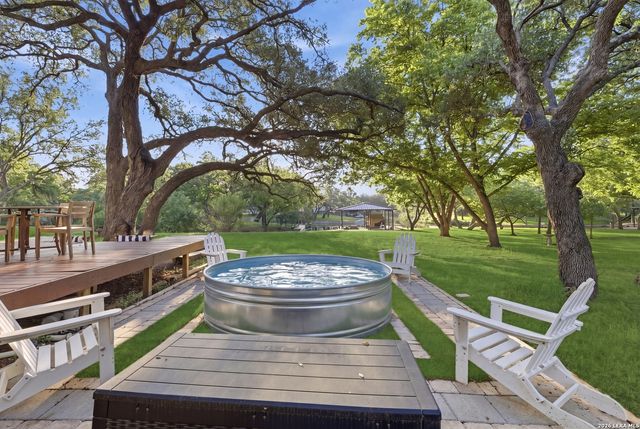 451 Legion Loop, Kingsland, TX 78639