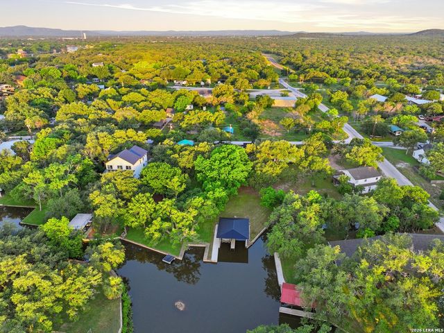 451 Legion Loop, Kingsland, TX 78639