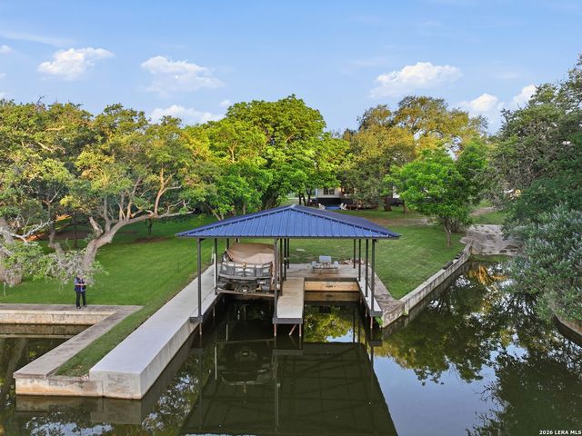 451 Legion Loop, Kingsland, TX 78639